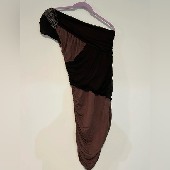 Vintage 2B Bebe Short fitted ruched dress - Picture 2 of 9